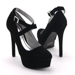 black stilletto heels